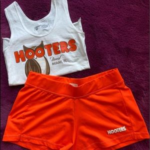 Hooters uniform
